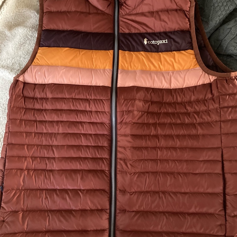 Cotopaxi vest NWT